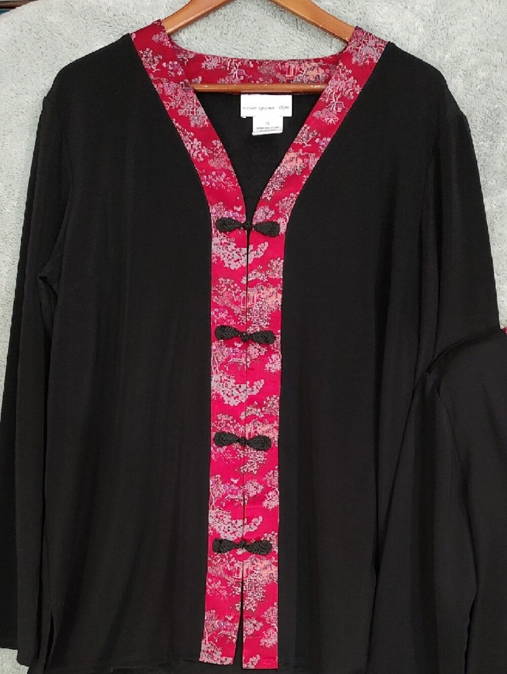 Susan Graver Black Three-Piece Tunic Set with Red Floral Trim - Picture 3 of 16